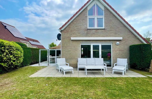 Renovated, family-friendly vacation home on the beach. Fero Breskens 47