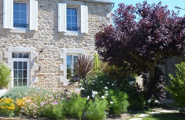Renovated farmhouse by the sea