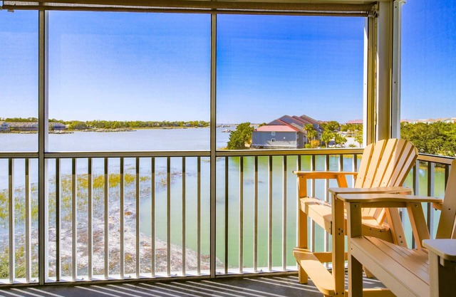 Renovated Folly Beach Condo w/Community Pool, River Views and Short Walk to Beach & Downtown