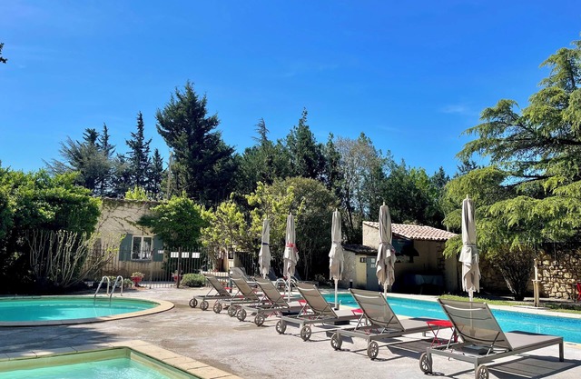 Renovated gîte with swimming pool in a 17th-century mas near Avignon Ventoux