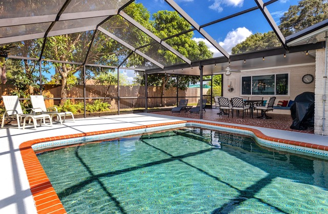 Renovated! Heated Pool, Game Room, Close to Beach!