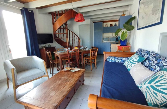 Renovated house in Groix - Calm, beach & nature