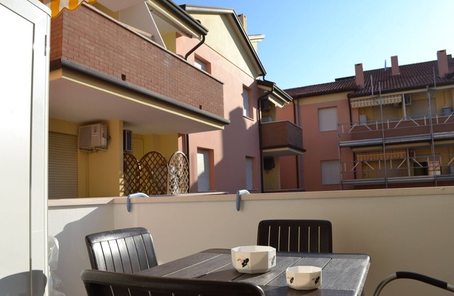 Renovated flat with pool and terrace near the beach