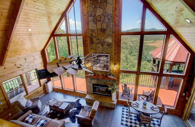 ⭐️⛰Renovated Mountain View Cabin ~Wears Valley~Close to Pigeon Forge/Gatlinburg~