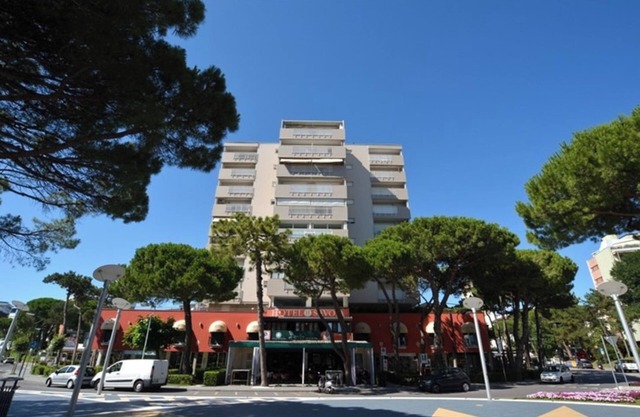 Renovated three bedroom flat with front sea view in Lignano Pineta