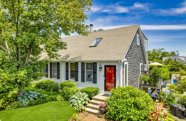 Renovated Townhome in the Heart of the West End - Sleeps 4
