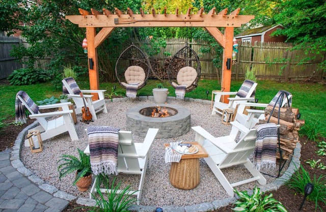 Renovated with chic coastal design, central a/c, Kids Bunkroom & Remote work station