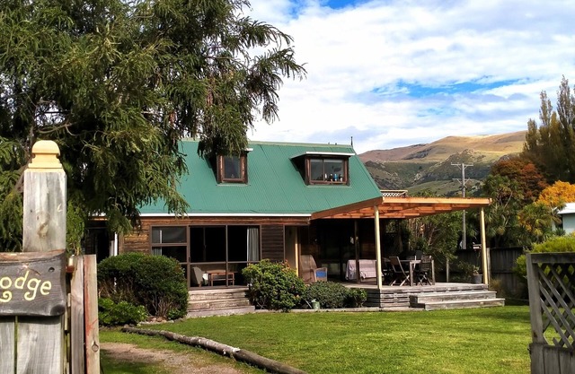 Renovation completed WOW Winter Special $200 night.Labour & show wkd avail now