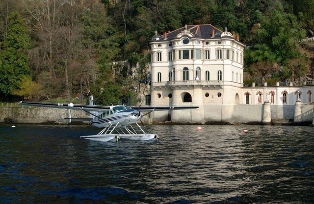 Rent a luxury villa on lake como, Italy.