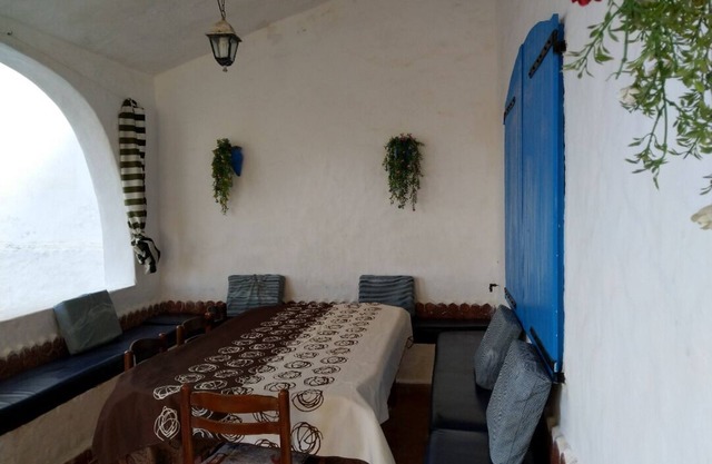 Rent very large villa