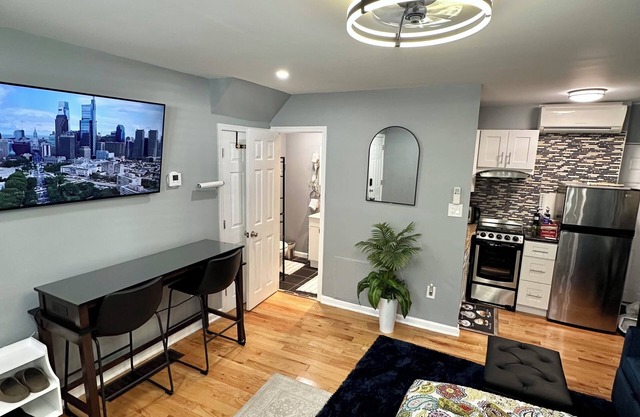 Rental studio unit in Queen Village of Philadelphia