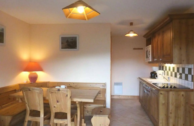 Residence Fermes De Meribel G - Nice apartment 3 rooms 4 people on Méribel Village close to the slopes and close to the shops of Méribel Village