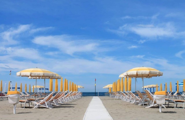 Residence in Marina Di Massa with 2 bedrooms sleeps 5
