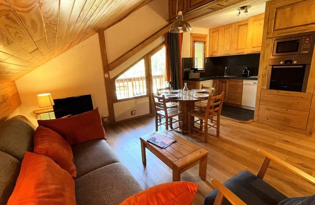 Residence Les Cytelles - Apartment 2 rooms renovated, 5 people in Meribel Altiport at the foot of the slopes and close to the golf course