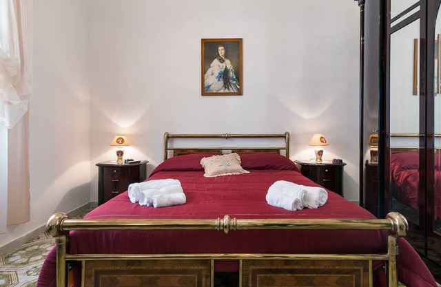 RESIDENCE SALENTO: FREE PARKING, FREE WI-FI, 4 BEDROOM, 2 BATHS