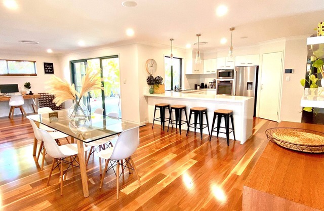 Resort Style Family Resort - Burleigh Waters