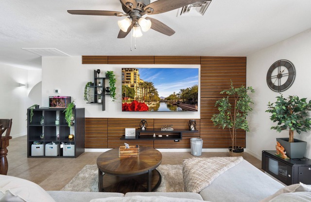 Resort style home Pampa Oasis with heated hot tub, pool, and billiards