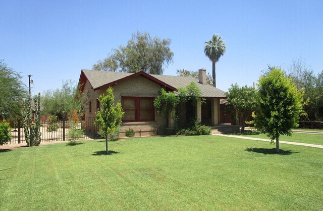 Restored 1927 Downtown Phoenix Home - walk, bike, light rail to downtown events