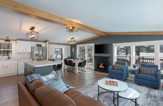 Rhinelander Home on Wisconsin River- Dog Friendly and family Friendly!