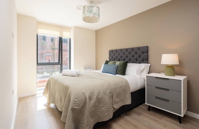 Richmond Row Liverpool City Apartment | Secure Parking & EV |