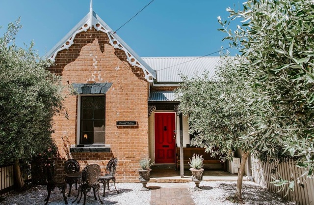 Riddell Cottage A Victorian Hideaway in Town