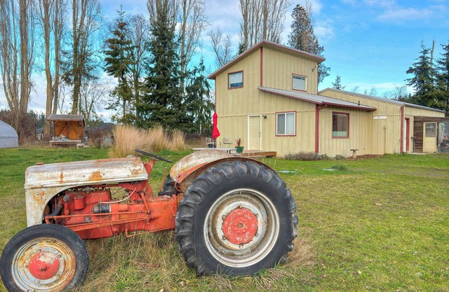 Riley's Farmette Peaceful Stay on a Charming Farm
