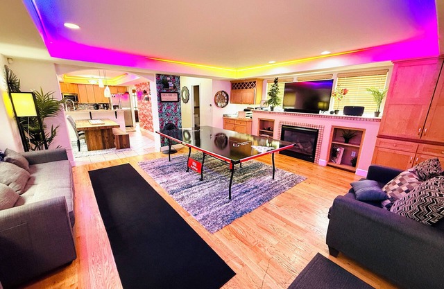 RiNo Party Palace: Hot Tub, Game Room, Theater Area— Your Downtown FUN HQ!