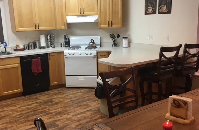 River Country Living - 30 minutes from everything!