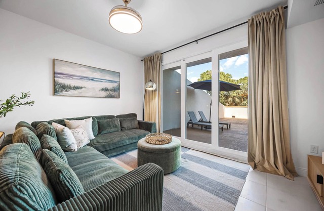 RIVER FLY IN: Luxury Condo 2BR w/Huge Balcony