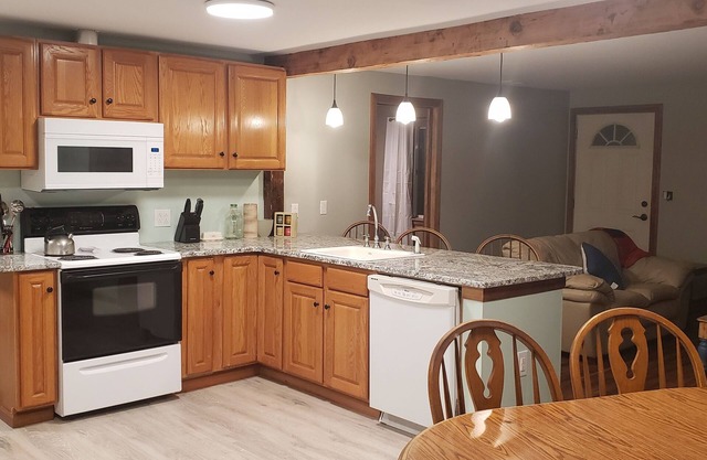 River Retreat - convenient location