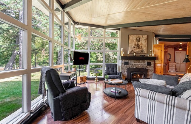 River's Edge Chalet | Spa | BBQ | Riverside
