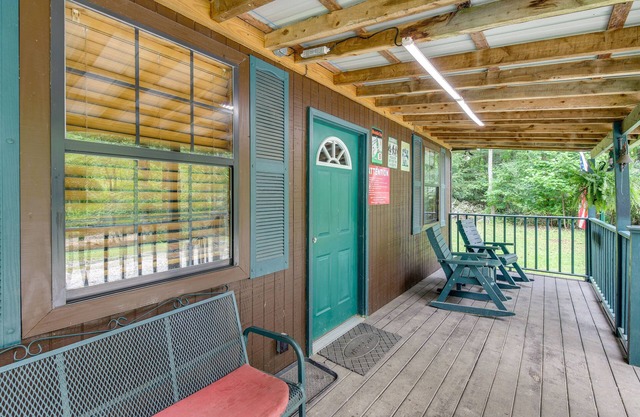 Riverfront Briceville Cabin w/Patio & Fire Pit!