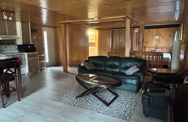 Riverfront cozy getaway