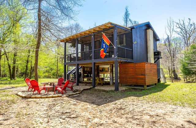 Riverfront Cottage - Get Away from It All!