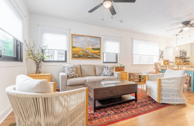 Riverside Bungalow - Private Pool Near Five Points!