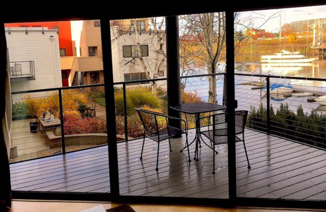 Riverside condo, high speed internet, pool & hot tub, safe, free deeded parking.