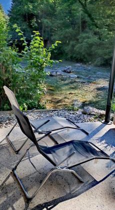 Riverside Guesthouse