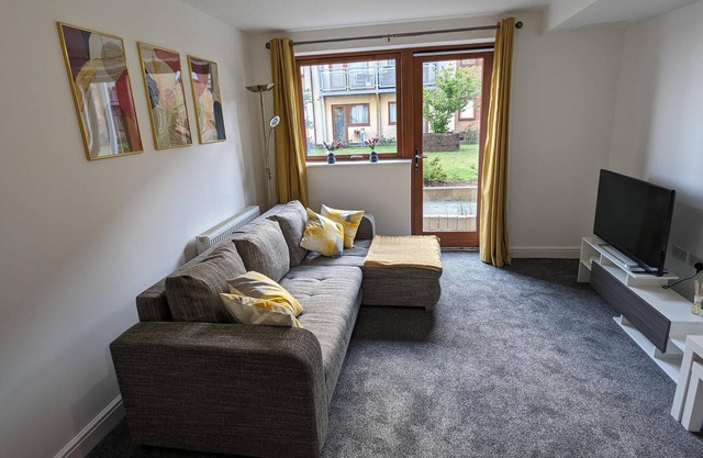Riverside Stay Near London Great Value