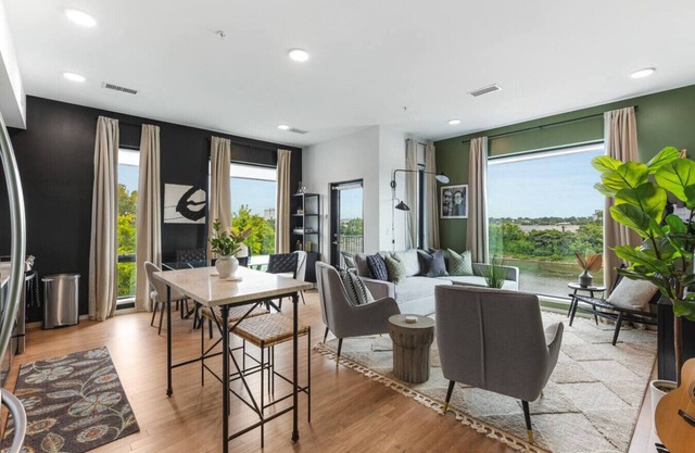 Riverview Condo with Garage, Balcony, Walk Downtown