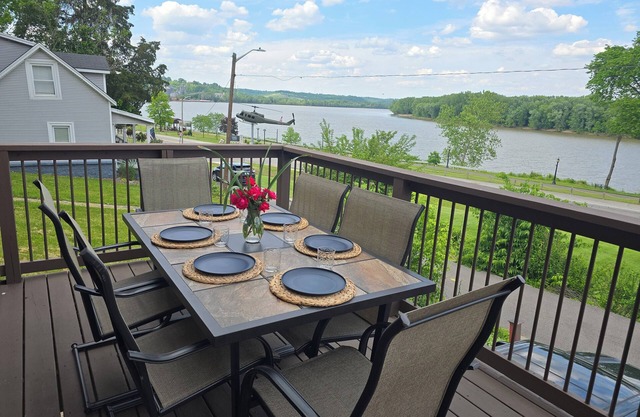Riverview Home Near Creation Museum/Ark/Ski/Bikes/Cincinnati/Hot Tub-Sleeps 11
