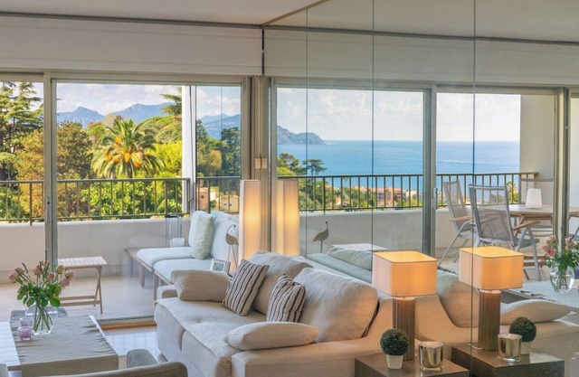 Riviera Escape – Sea View, Pool & Tennis