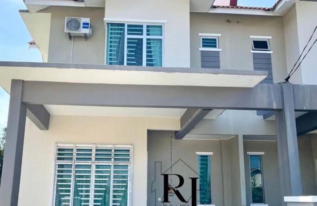 RJ Prima (UMT, UniSZA, Spacious, Beach + Netflix)