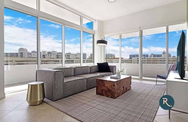 Roami at Sunny Isles | 6BR Combo #23