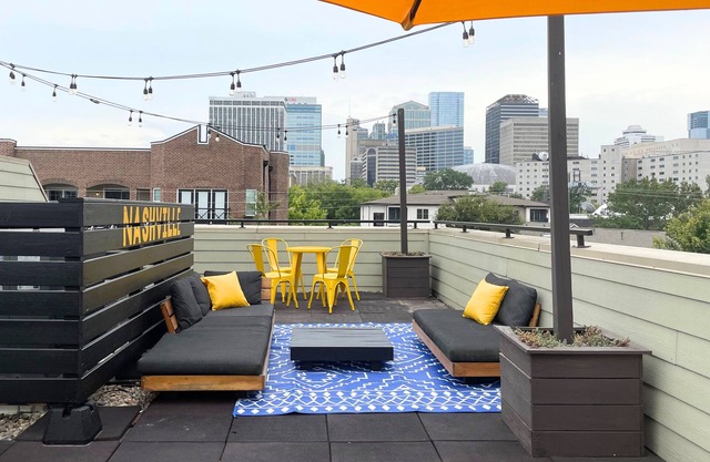 Robin's Nest| Rooftop Deck |Walk to Downtown