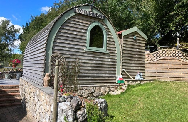 Robins Nest glamping pod North Wales