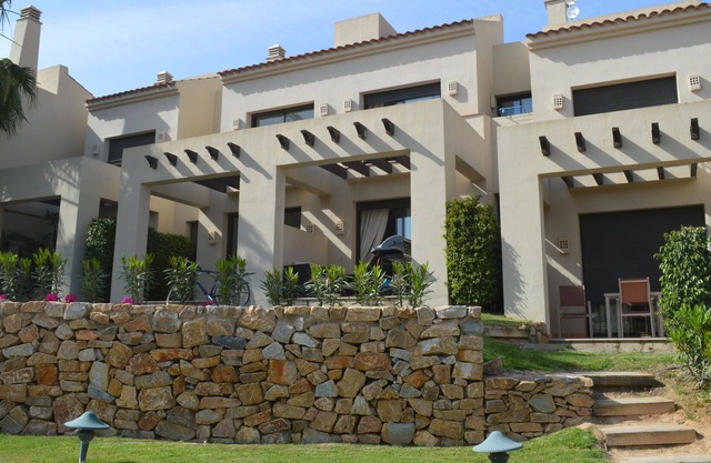 Roda Townhouse - Pool, Air Con, WIFI, Golf Clubs