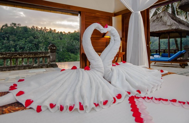 Romantic 1BR private villa for honeymoon, Ubud