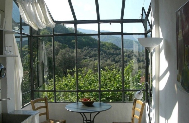 Romantic country house in the olive grove (1,060 sqm) - PARKING space on the property