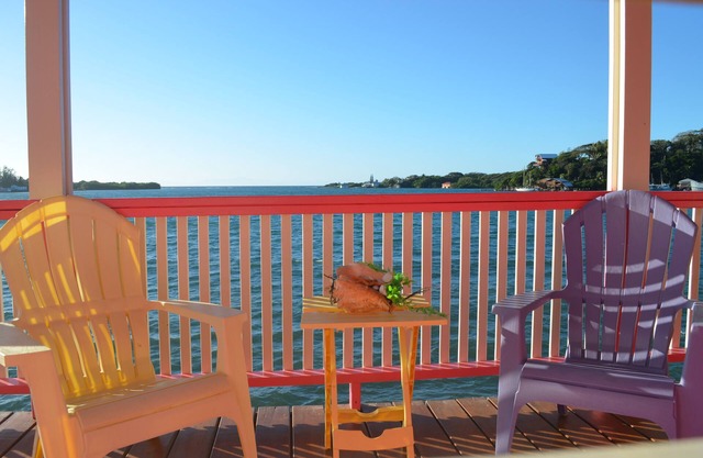 !Romantic Getaway Or Small Family Fun Time! Hill View Cabins.