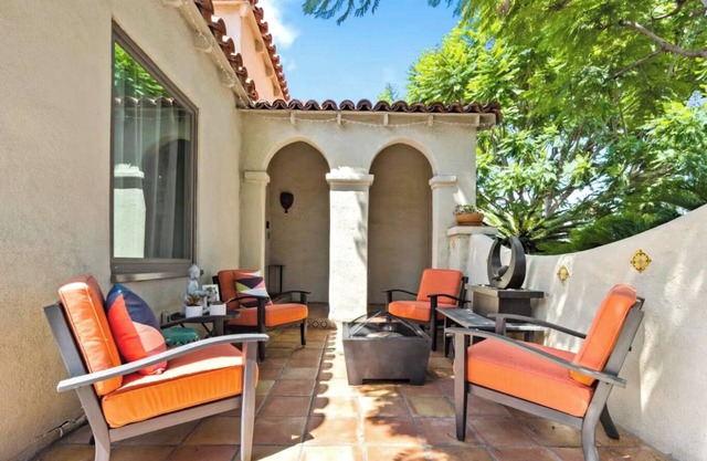 Romantic Spanish Bungalow in the Heart of Los Angeles!